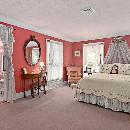 Princess Anne Book Lovers Inn Екстер'єр фото