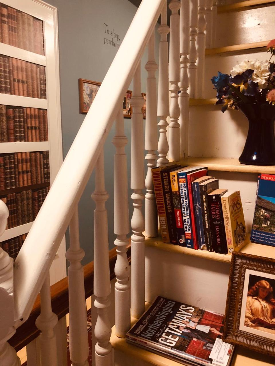 Princess Anne Book Lovers Inn Екстер'єр фото